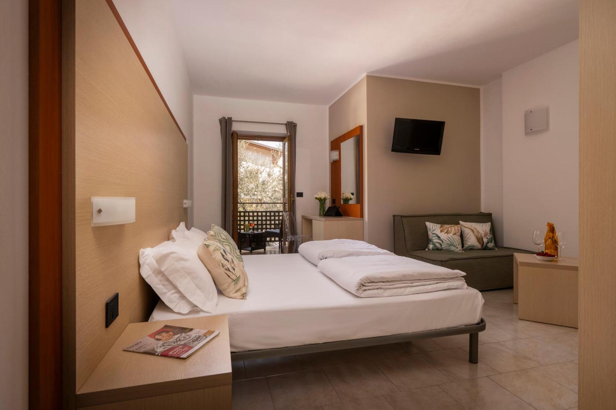Hotel Coste Limone sul Garda Luaran gambar