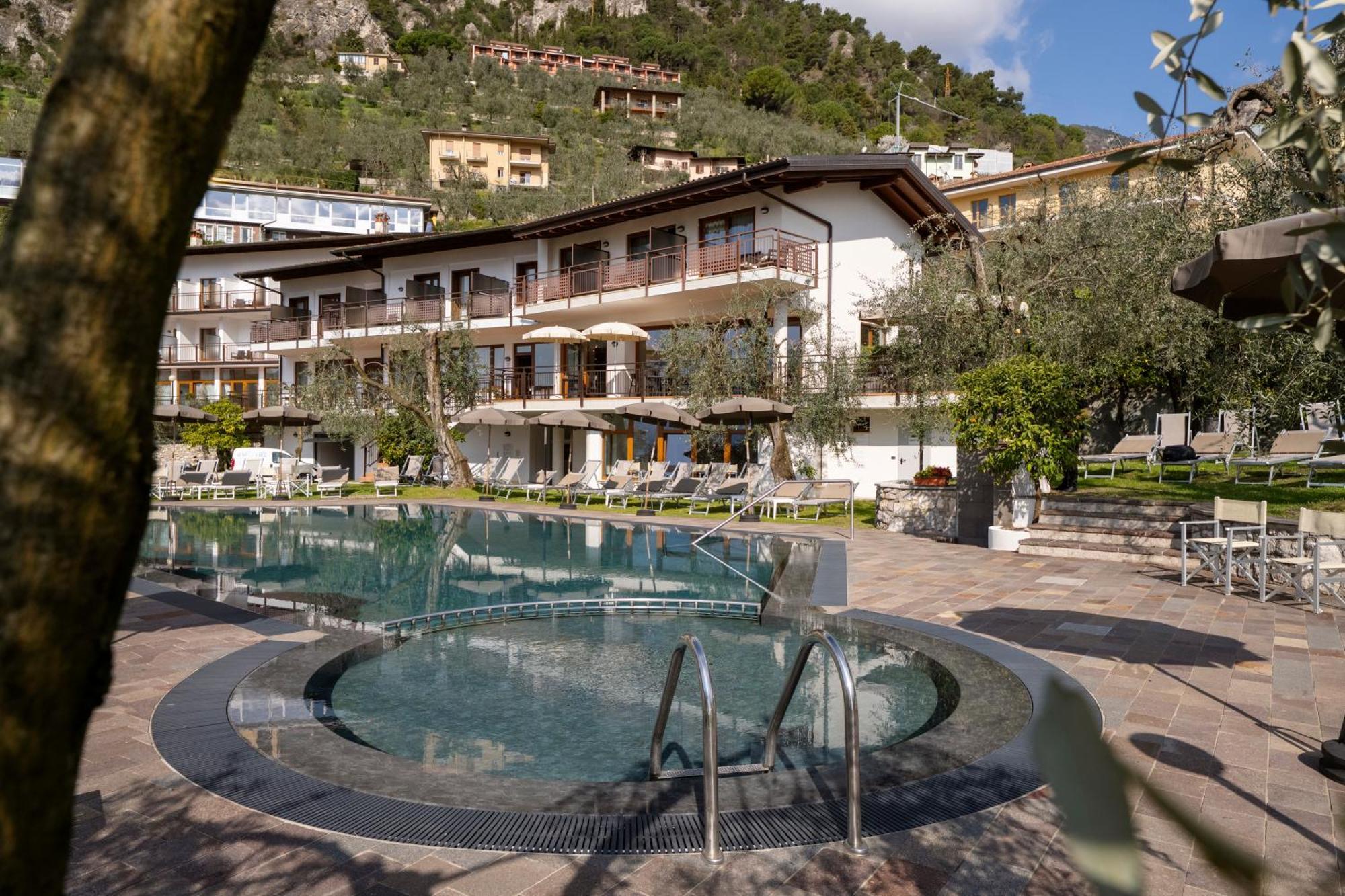 Hotel Coste Limone sul Garda Luaran gambar