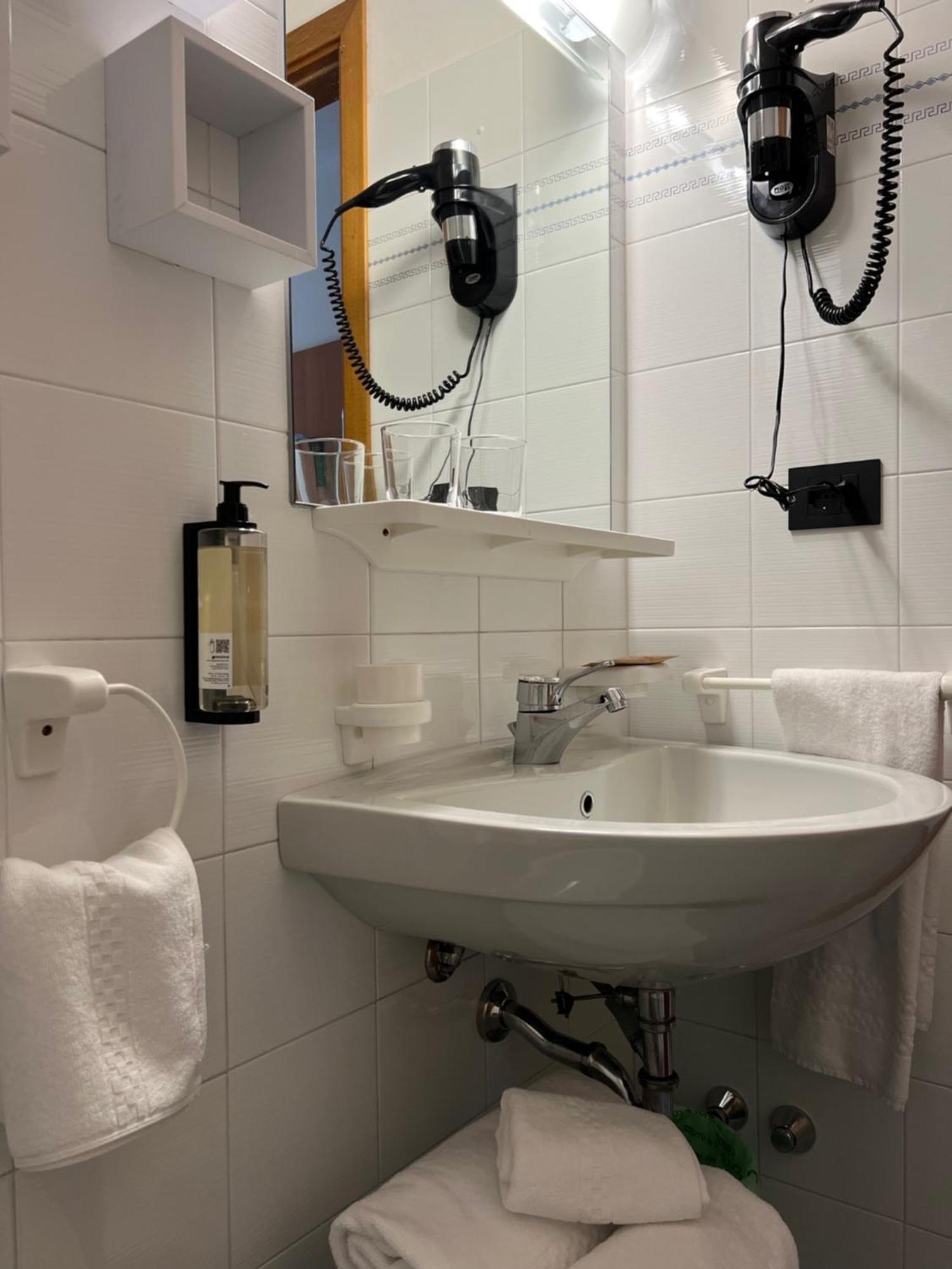 Hotel Coste Limone sul Garda Luaran gambar