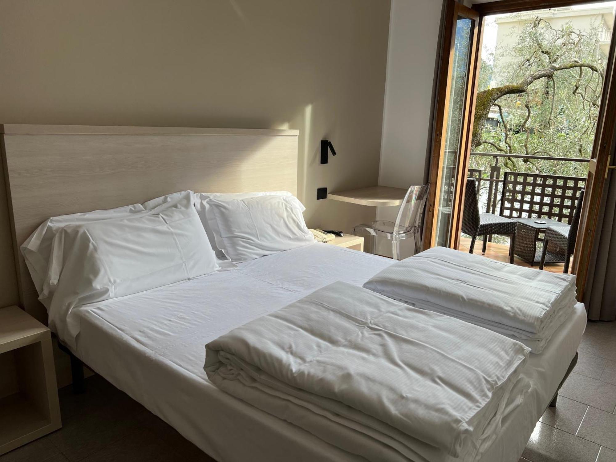 Hotel Coste Limone sul Garda Luaran gambar