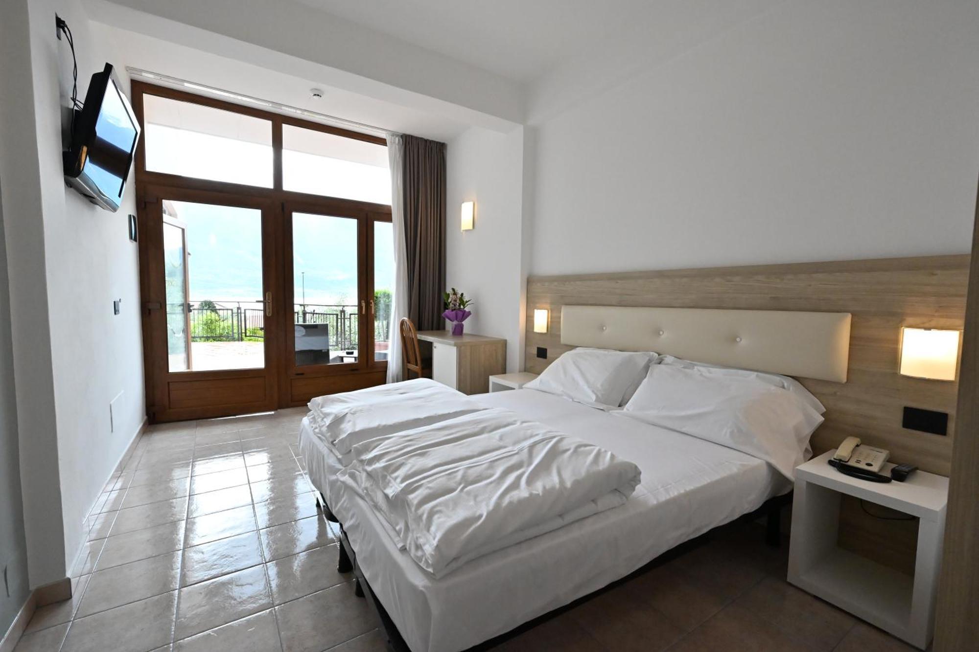 Hotel Coste Limone sul Garda Luaran gambar
