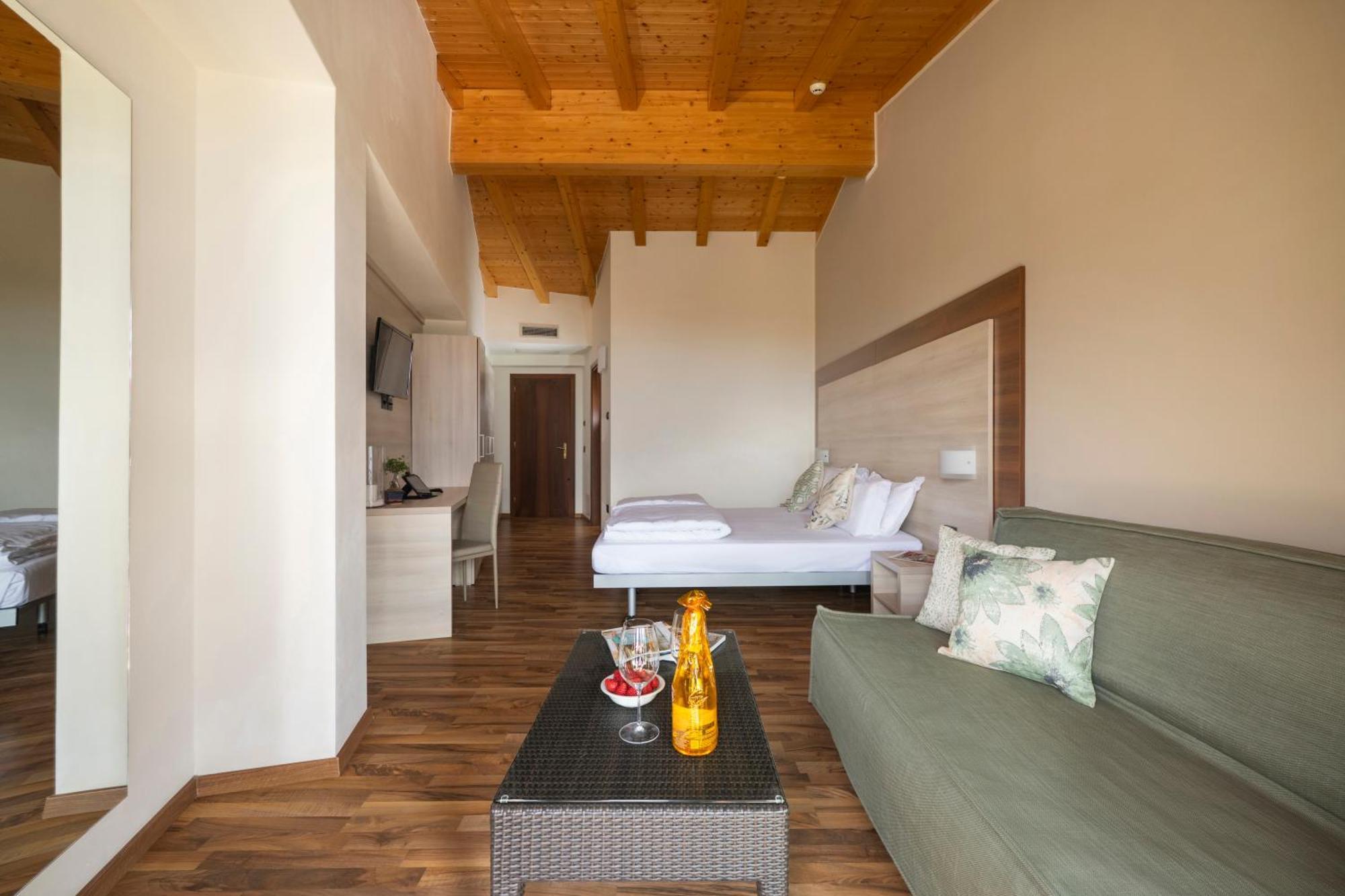 Hotel Coste Limone sul Garda Luaran gambar